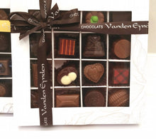 Charger l'image dans la galerie, Coffret «De luxe» 16 ou 24 chocolats